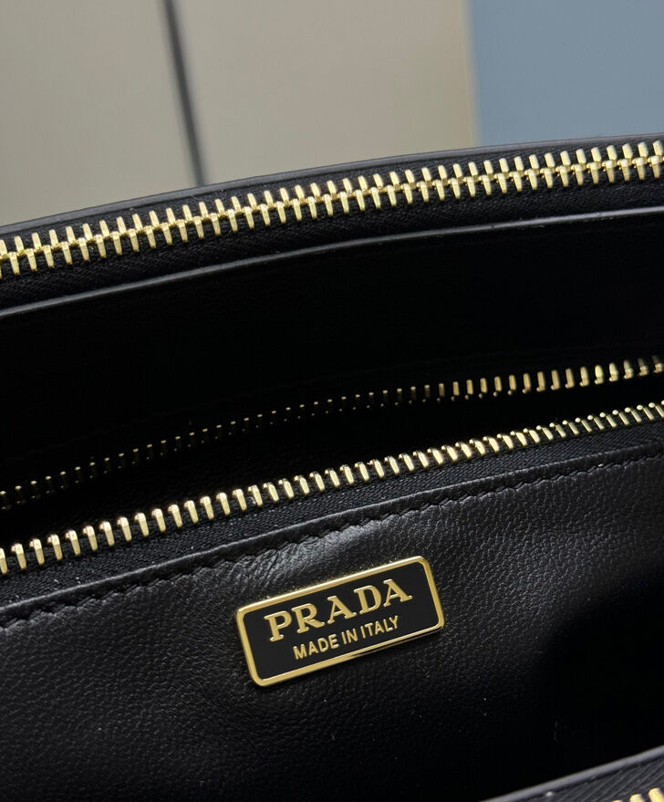 Prada Medium Galleria Leather Bag 1BA457